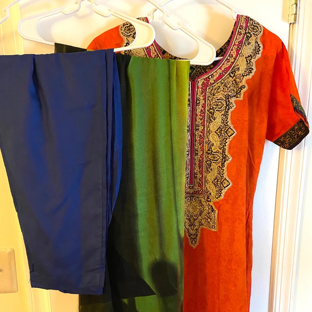 Pakistani Kameez Shalwar